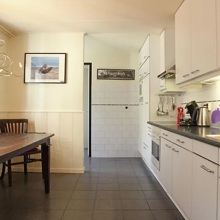 Spacious Near Sea In